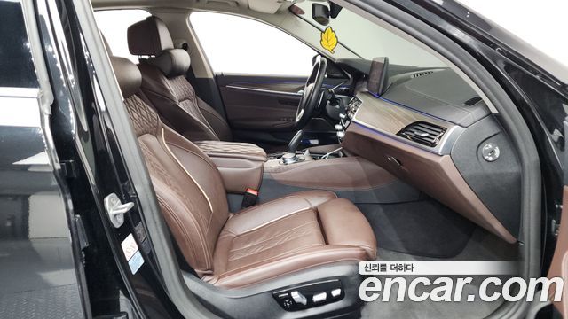 BMW 5-Series 530i Luxury