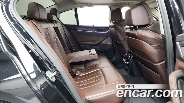 BMW 5-Series 530i Luxury