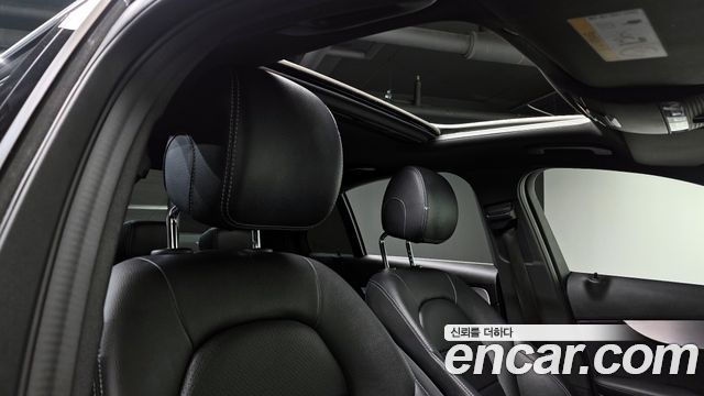 Mercedes-Benz C-Class C200 AMG Line