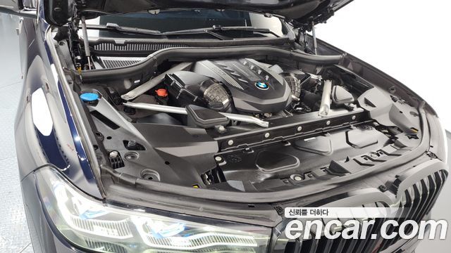 BMW X7 M50i 6STR