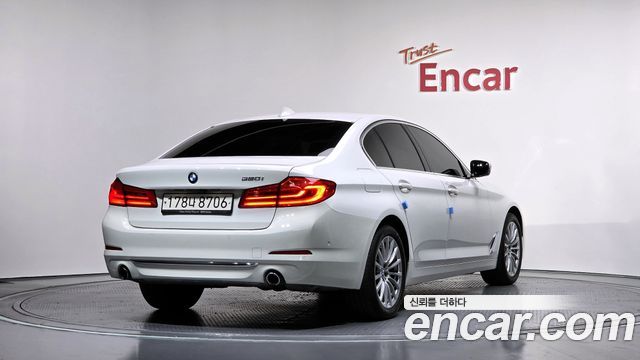 BMW 5-Series 520i Luxury