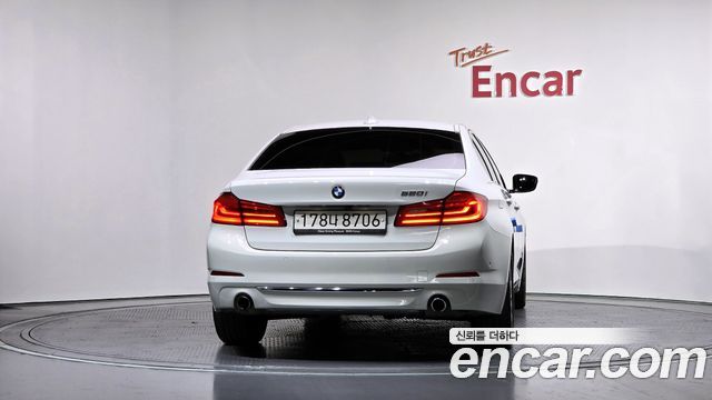 BMW 5-Series 520i Luxury