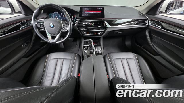 BMW 5-Series 520i Luxury