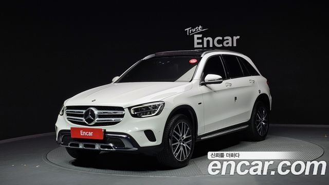 Mercedes-Benz GLC-Class GLC300e 4MATIC