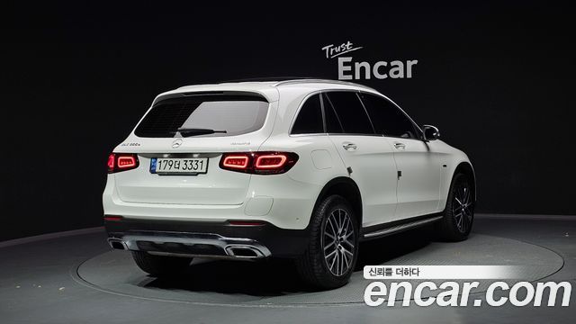 Mercedes-Benz GLC-Class GLC300e 4MATIC