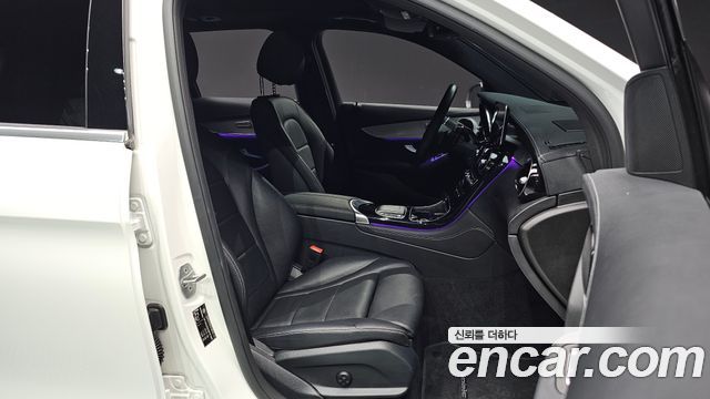Mercedes-Benz GLC-Class GLC300e 4MATIC