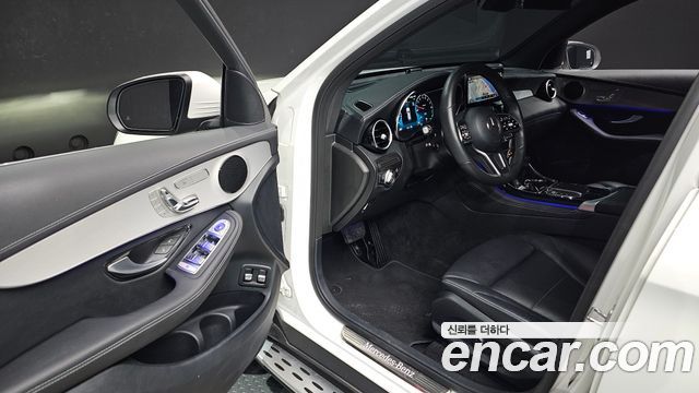 Mercedes-Benz GLC-Class GLC300e 4MATIC