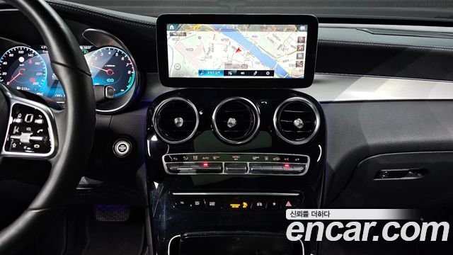Mercedes-Benz GLC-Class GLC300e 4MATIC