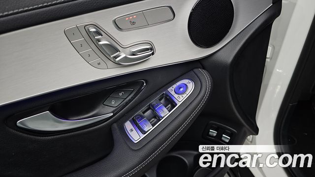 Mercedes-Benz GLC-Class GLC300e 4MATIC
