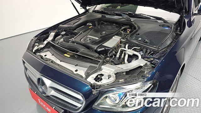 Mercedes-Benz E-Class E300 Avantgarde