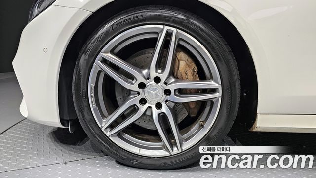 Mercedes-Benz E-Class E300 AMG Line