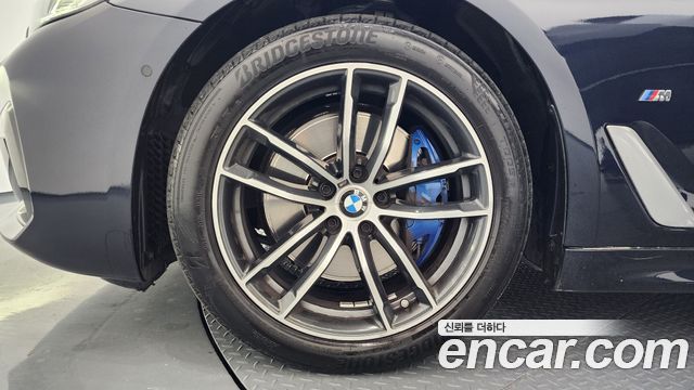 BMW 5-Series 523d M Sport