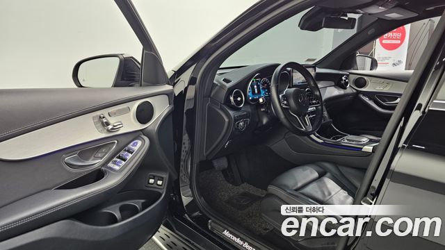 Mercedes-Benz GLC-Class GLC300e 4MATIC