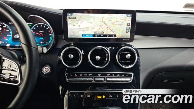 Mercedes-Benz GLC-Class GLC300e 4MATIC