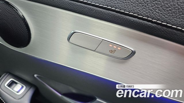 Mercedes-Benz GLC-Class GLC300e 4MATIC