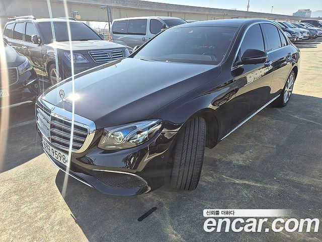 Mercedes-Benz E-Class E300 4MATIC Exclusive