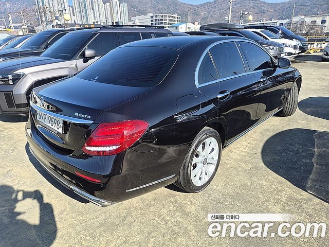 Mercedes-Benz E-Class E300 4MATIC Exclusive