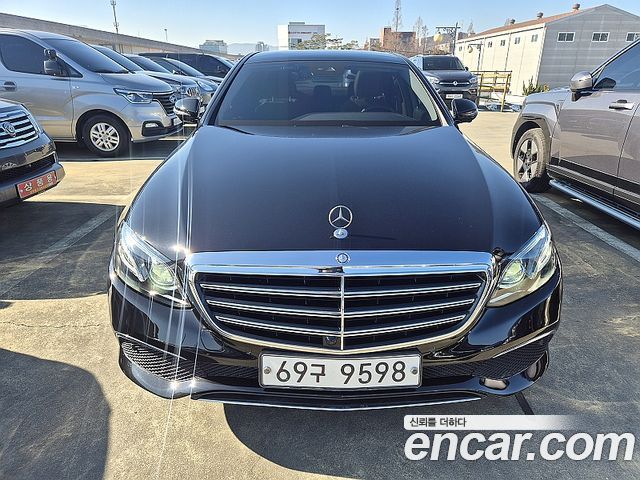 Mercedes-Benz E-Class E300 4MATIC Exclusive
