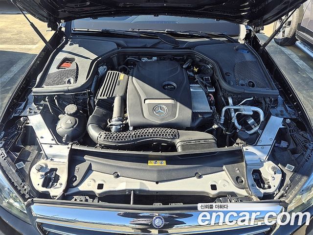 Mercedes-Benz E-Class E300 4MATIC Exclusive