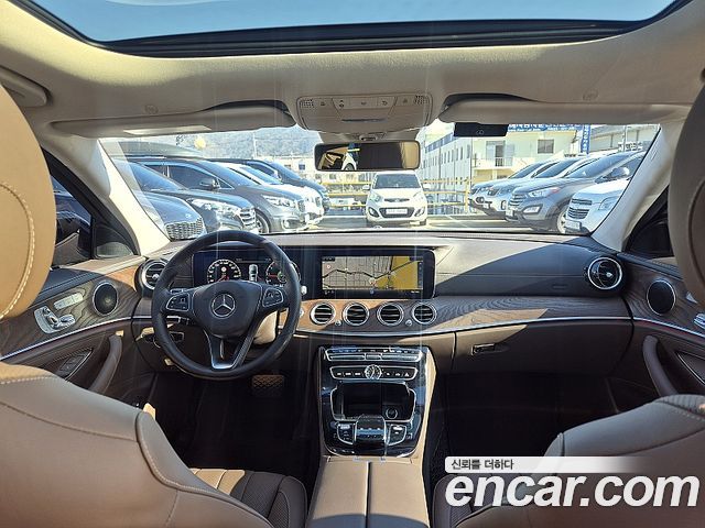 Mercedes-Benz E-Class E300 4MATIC Exclusive