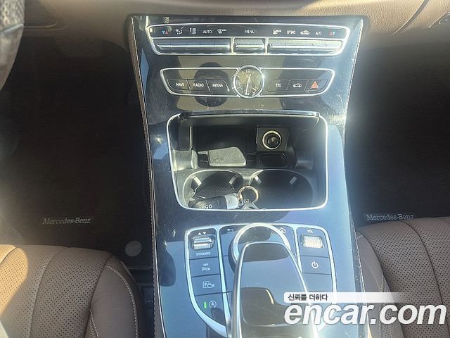Mercedes-Benz E-Class E300 4MATIC Exclusive