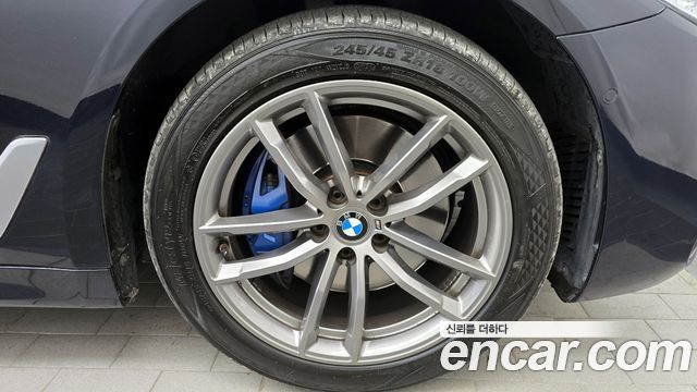 BMW 5-Series 530i xDrive M Sport Package Plus