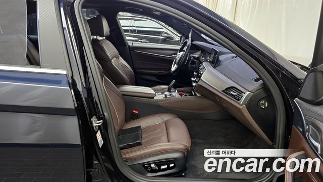 BMW 5-Series 530i xDrive M Sport Package Plus