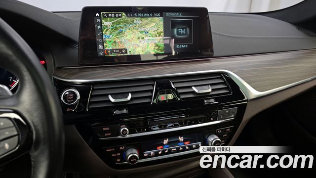 BMW 5-Series 530i xDrive M Sport Package Plus