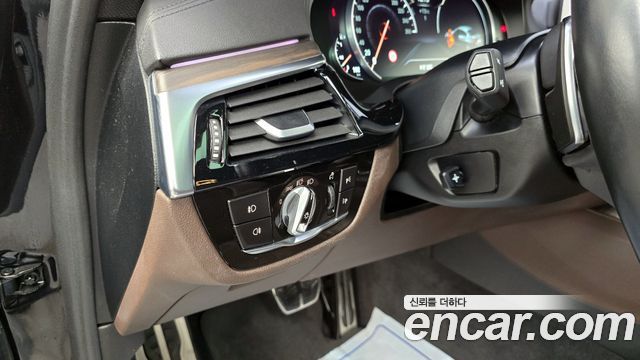 BMW 5-Series 530i xDrive M Sport Package Plus