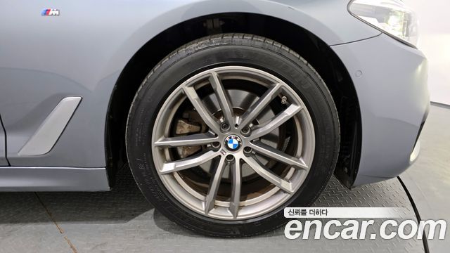 BMW 5-Series 520d xDrive M Sport Package Plus