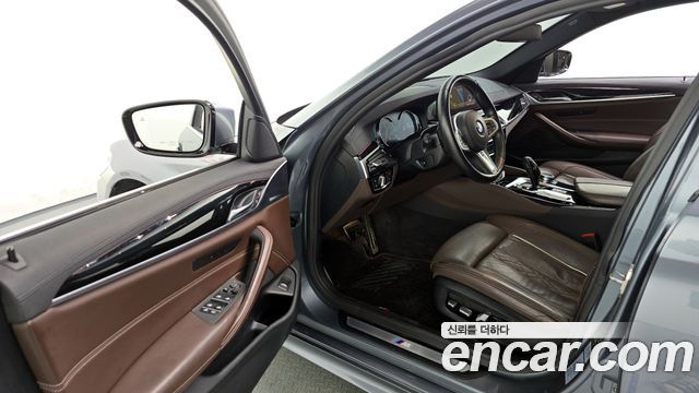 BMW 5-Series 520d xDrive M Sport Package Plus