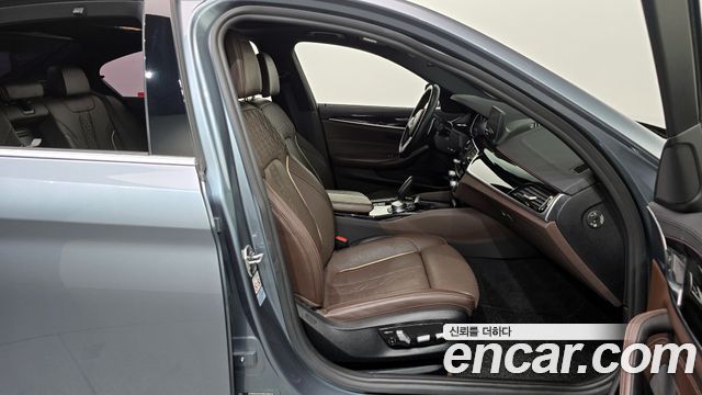 BMW 5-Series 520d xDrive M Sport Package Plus