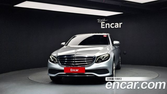 Mercedes-Benz E-Class E300 4MATIC Exclusive