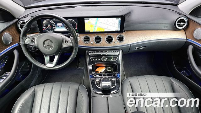 Mercedes-Benz E-Class E300 4MATIC Exclusive