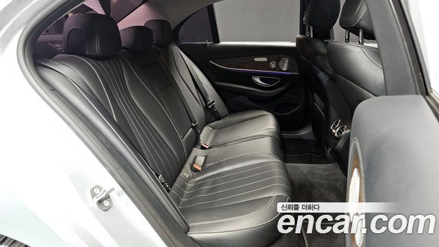 Mercedes-Benz E-Class E300 4MATIC Exclusive
