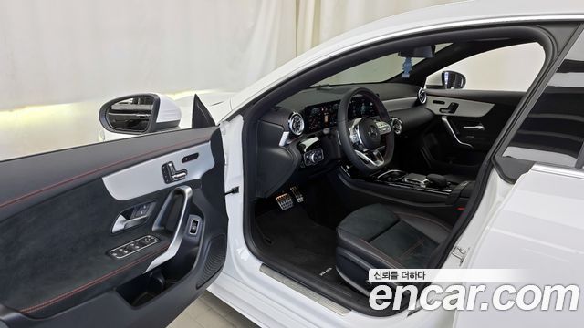 Mercedes-Benz CLA-Class CLA250 4MATIC