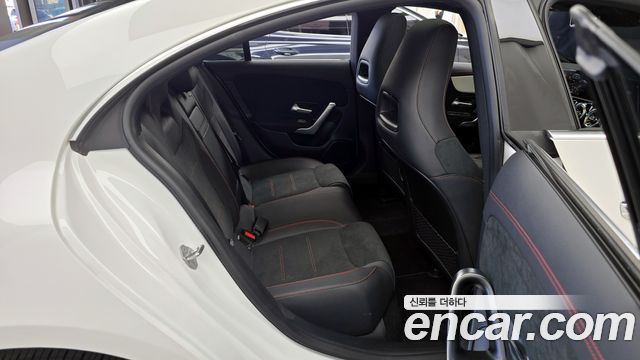 Mercedes-Benz CLA-Class CLA250 4MATIC
