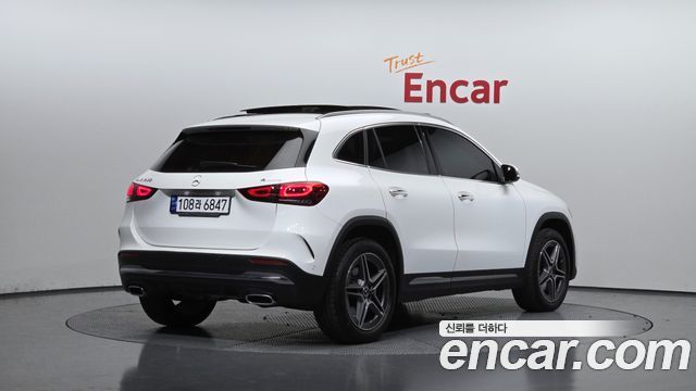 Mercedes-Benz GLA-Class GLA250 4MATIC