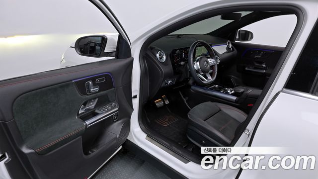 Mercedes-Benz GLA-Class GLA250 4MATIC