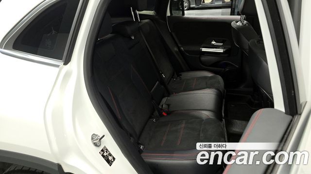 Mercedes-Benz GLA-Class GLA250 4MATIC