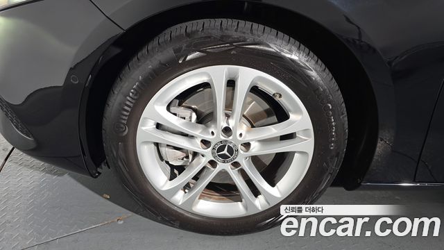 Mercedes-Benz A-Class A220 Hatchback