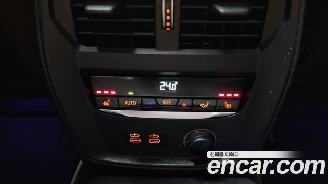 BMW 3-Series 320i Luxury