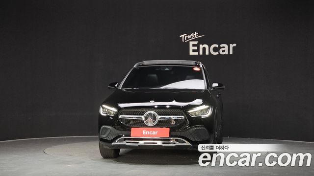 Mercedes-Benz GLA-Class GLA220