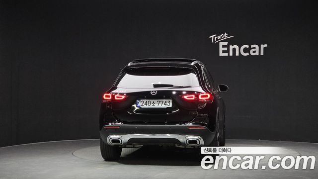 Mercedes-Benz GLA-Class GLA220