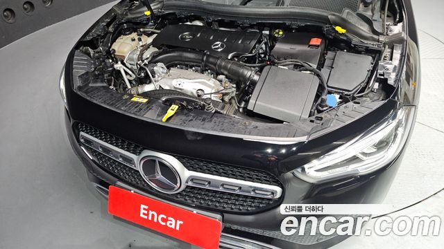 Mercedes-Benz GLA-Class GLA220