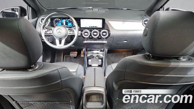 Mercedes-Benz GLA-Class GLA220