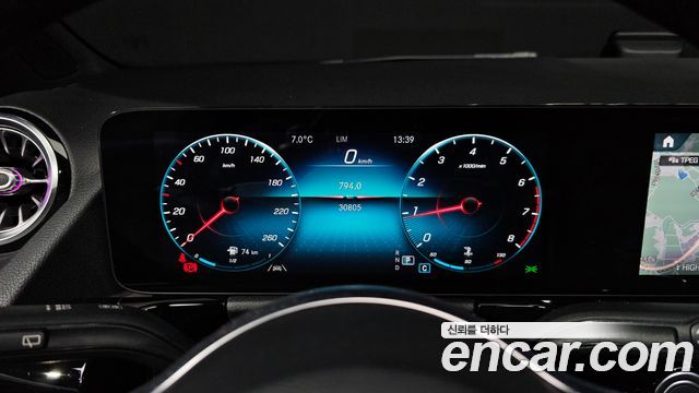 Mercedes-Benz GLA-Class GLA220