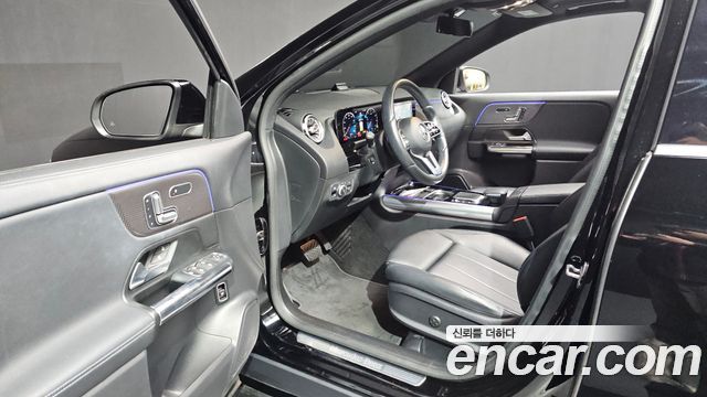 Mercedes-Benz GLA-Class GLA220