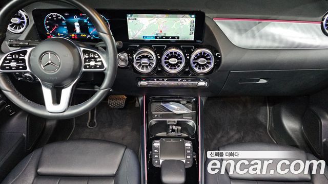 Mercedes-Benz GLA-Class GLA220