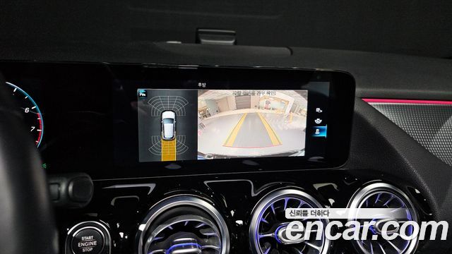Mercedes-Benz GLA-Class GLA220